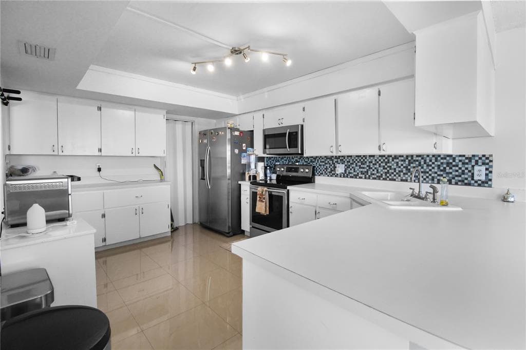 225 COUNTRY CLUB DRIVE # 1604, LARGO, FL 33771 — zdjęcie 3