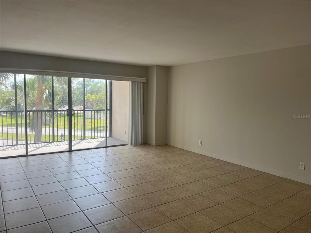 10355 PARADISE BOULEVARD # 113, TREASURE ISLAND, FL 33706 — zdjęcie 2