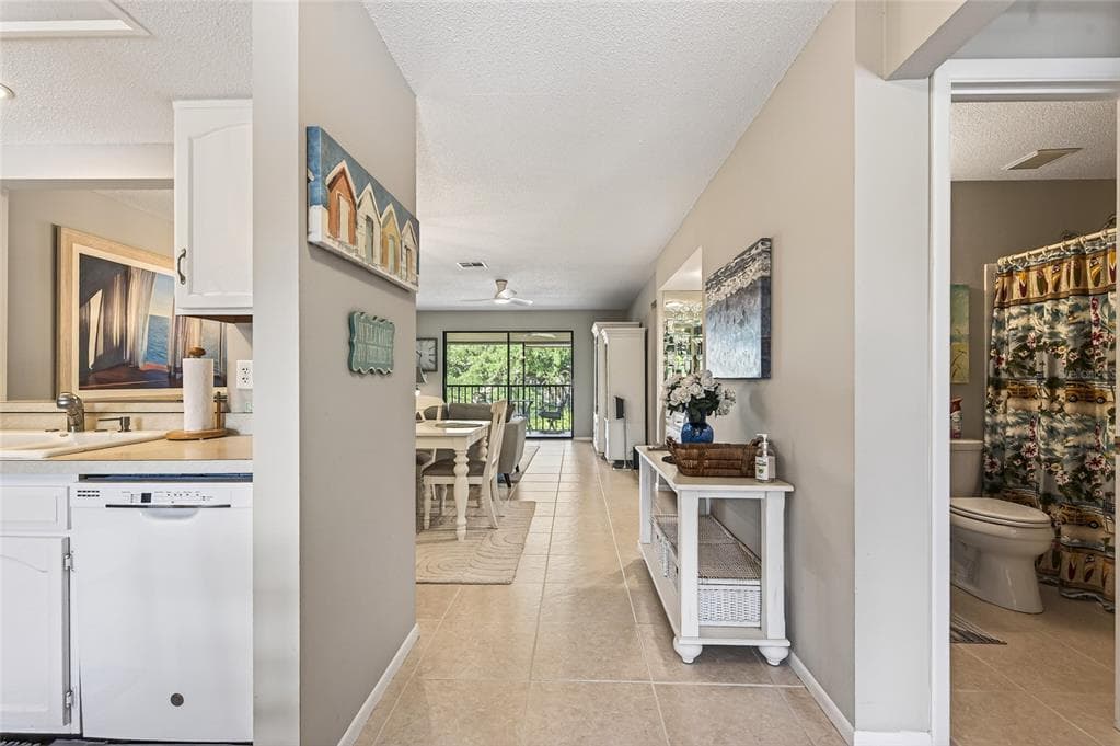 360 THREE LAKES LANE # J, VENICE, FL 34285 — zdjęcie 3