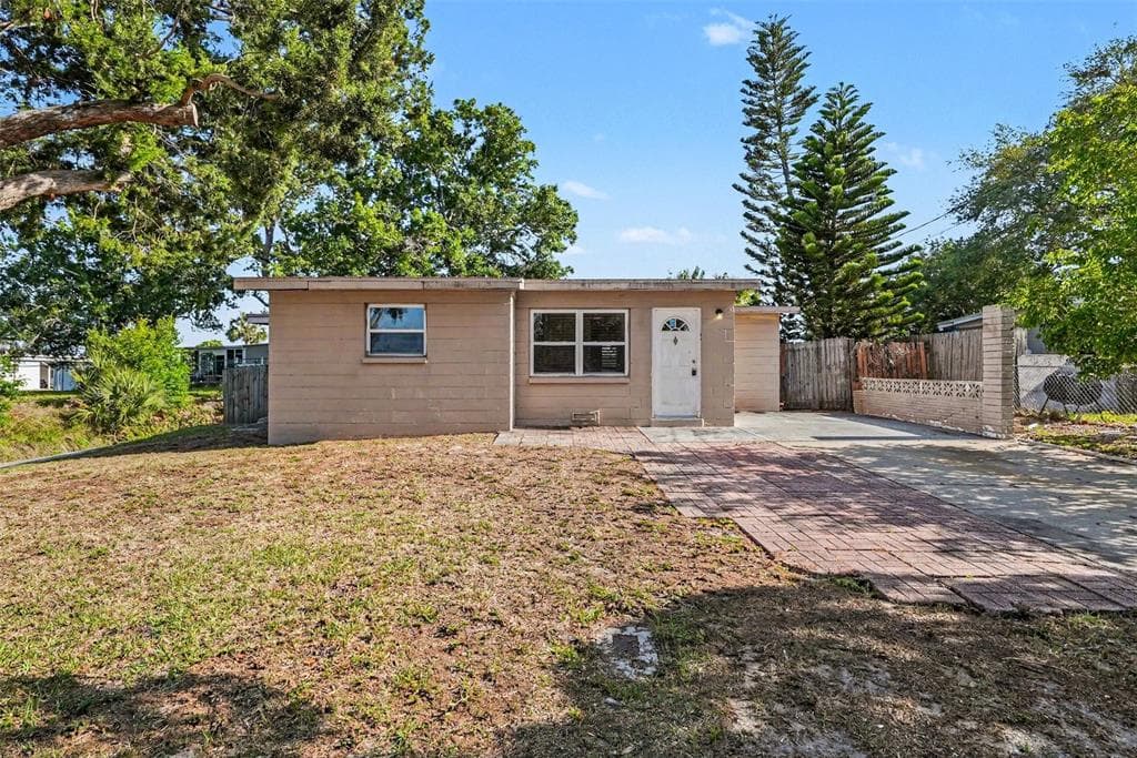 10118 114TH TERRACE, LARGO, FL 33773