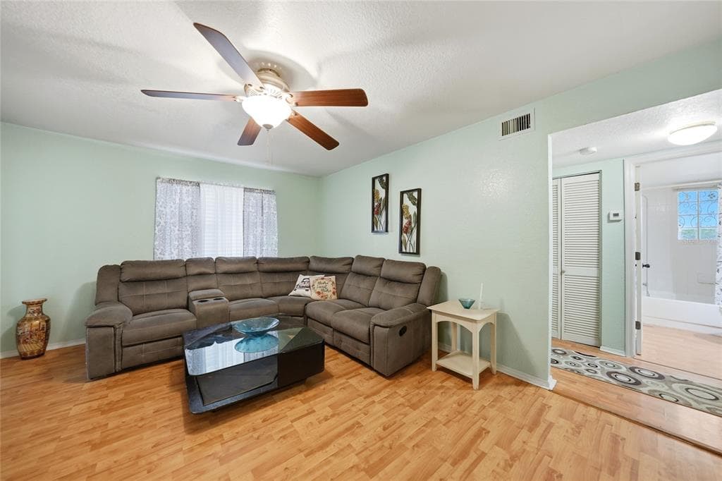 1051 FORREST NELSON BOULEVARD # 201, PORT CHARLOTTE, FL 33952 — zdjęcie 4
