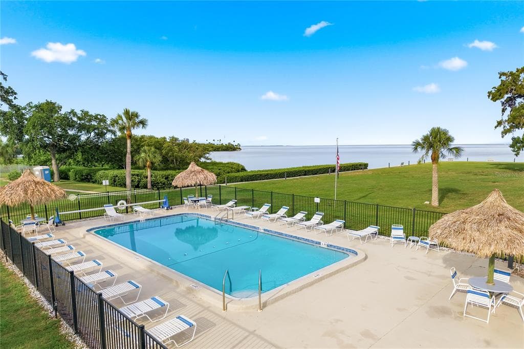 18 WINDRUSH BAY DRIVE, TARPON SPRINGS, FL 34689 — zdjęcie 4