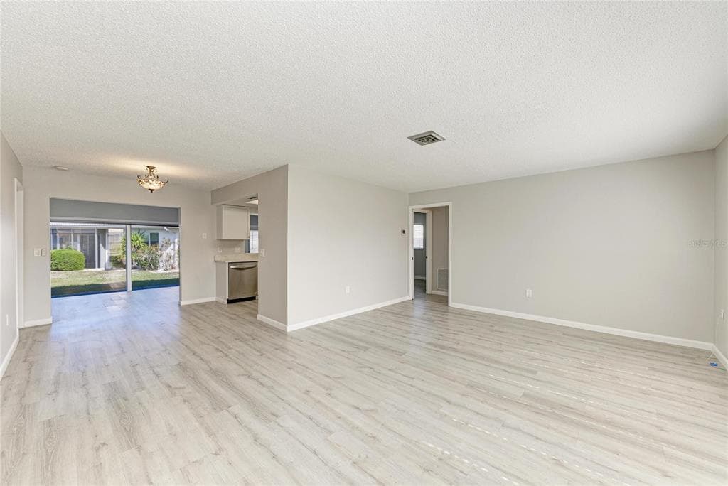 140 CIRCLEWOOD DRIVE # C1-4, VENICE, FL 34293 — zdjęcie 5