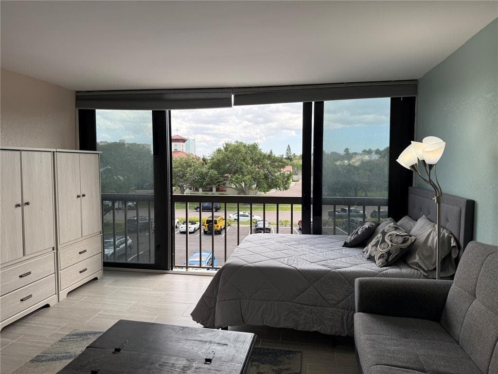 255 DOLPHIN POINT # 305, CLEARWATER BEACH, FL 33767 — zdjęcie 4