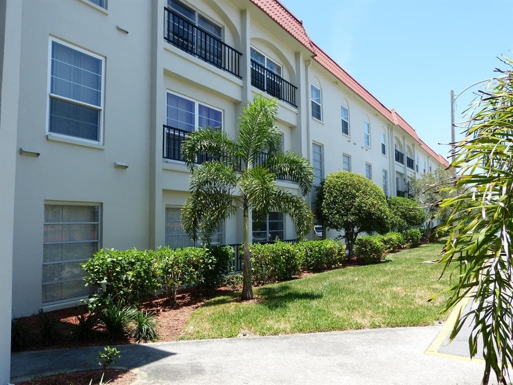 2700 BAYSHORE BOULEVARD # 2205, DUNEDIN, FL 34698
