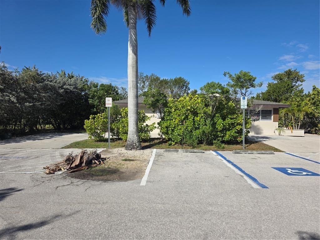 725 PATTY AVENUE, PUNTA GORDA, FL 33950 — zdjęcie 2