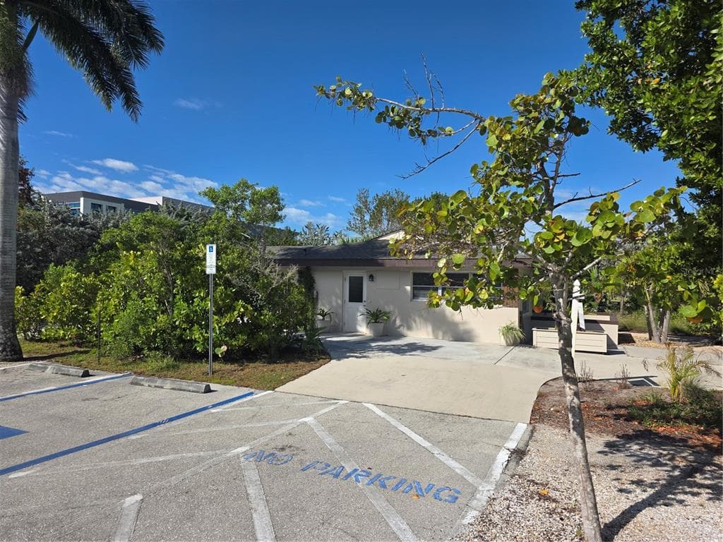 725 PATTY AVENUE, PUNTA GORDA, FL 33950 — zdjęcie 5