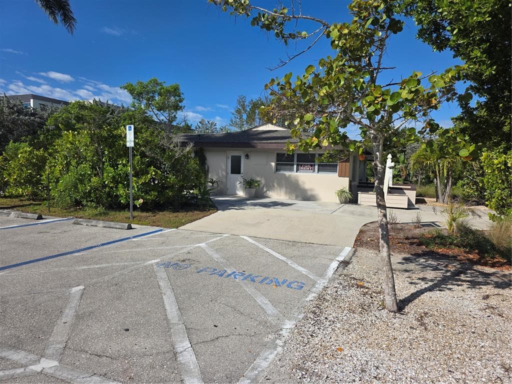 725 PATTY AVENUE, PUNTA GORDA, FL 33950 — zdjęcie 4