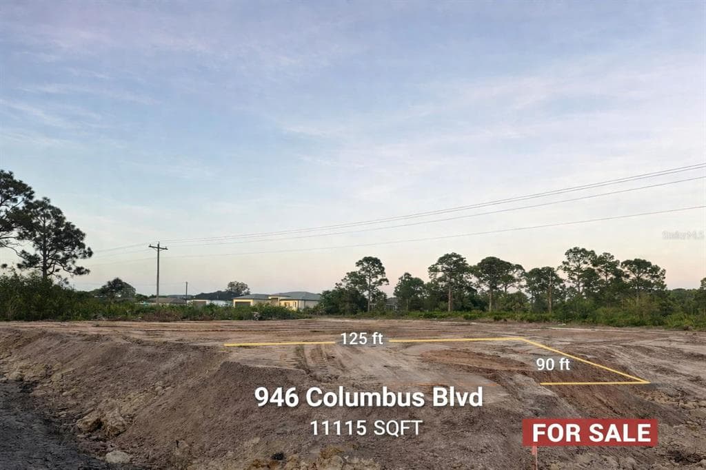 946 COLUMBUS BOULEVARD S, LEHIGH ACRES, FL 33974