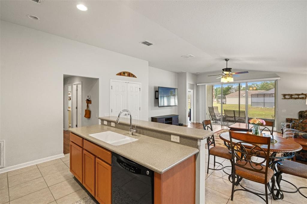 15585 LILY WOOD LANE, BROOKSVILLE, FL 34604 — zdjęcie 5