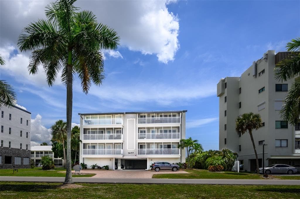 1477 PARK BEACH CIRCLE # 33, PUNTA GORDA, FL 33950