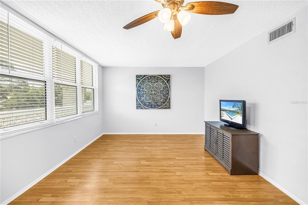 4720 LOCUST STREET NE # 318, ST PETERSBURG, FL 33703 — zdjęcie 4