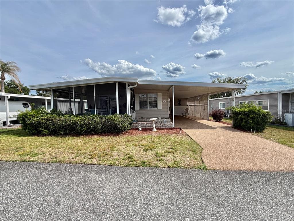 100 MARIGOLD STREET, LEESBURG, FL 34748