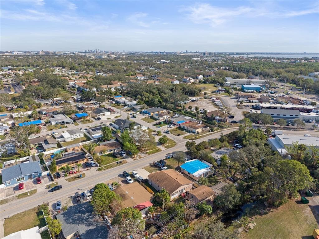 4704 TOWN N COUNTRY BOULEVARD, TAMPA, FL 33615 — zdjęcie 4
