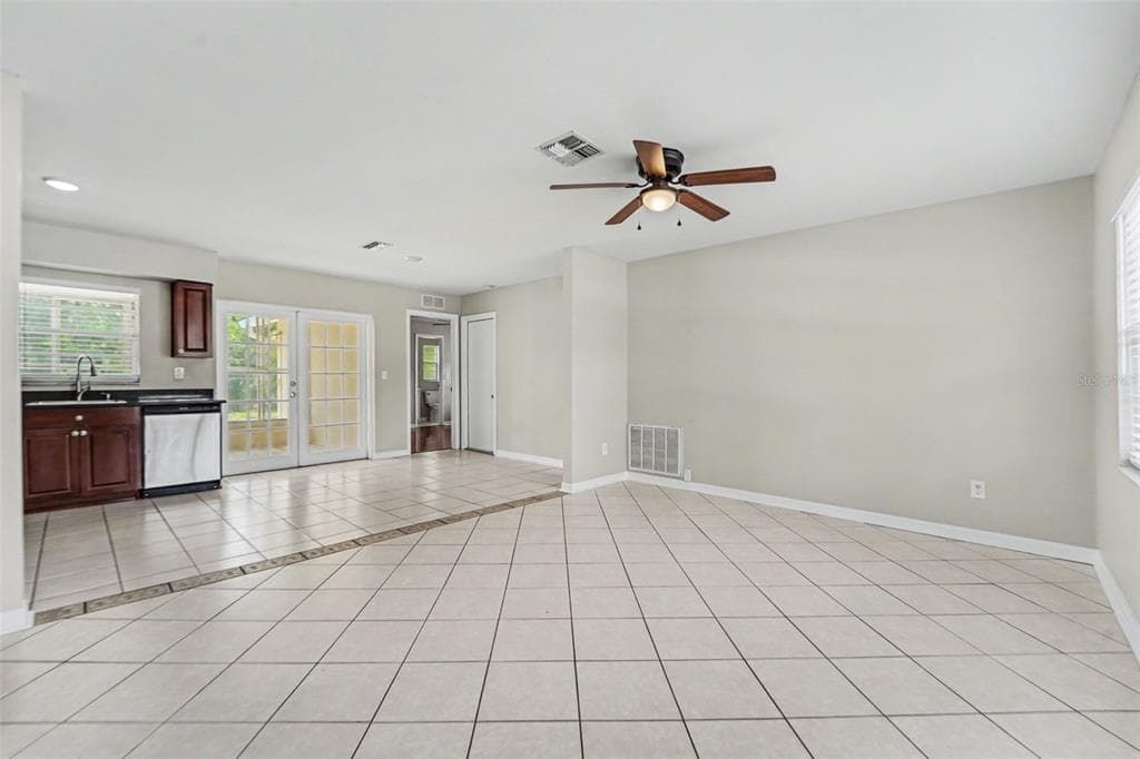 8332 FISHHAWK AVENUE, NEW PORT RICHEY, FL 34653 — zdjęcie 5