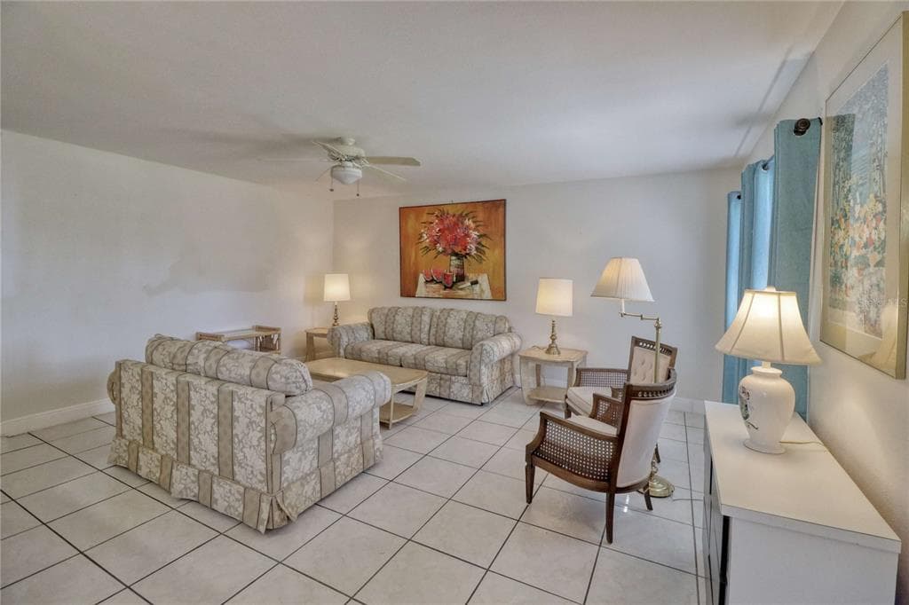 101 CAMBRIDGE TRAIL # 196, SUN CITY CENTER, FL 33573 — zdjęcie 3