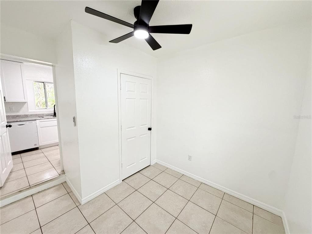 3916 E GENESEE STREET, TAMPA, FL 33610 — zdjęcie 3