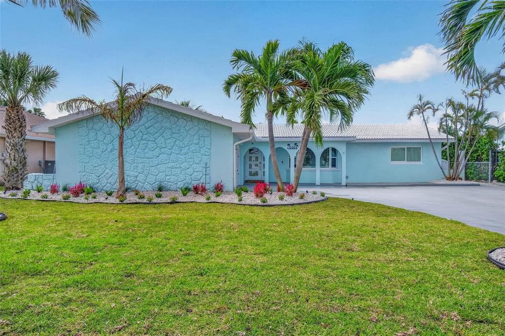 650 64TH AVENUE, ST PETE BEACH, FL 33706 — zdjęcie 2