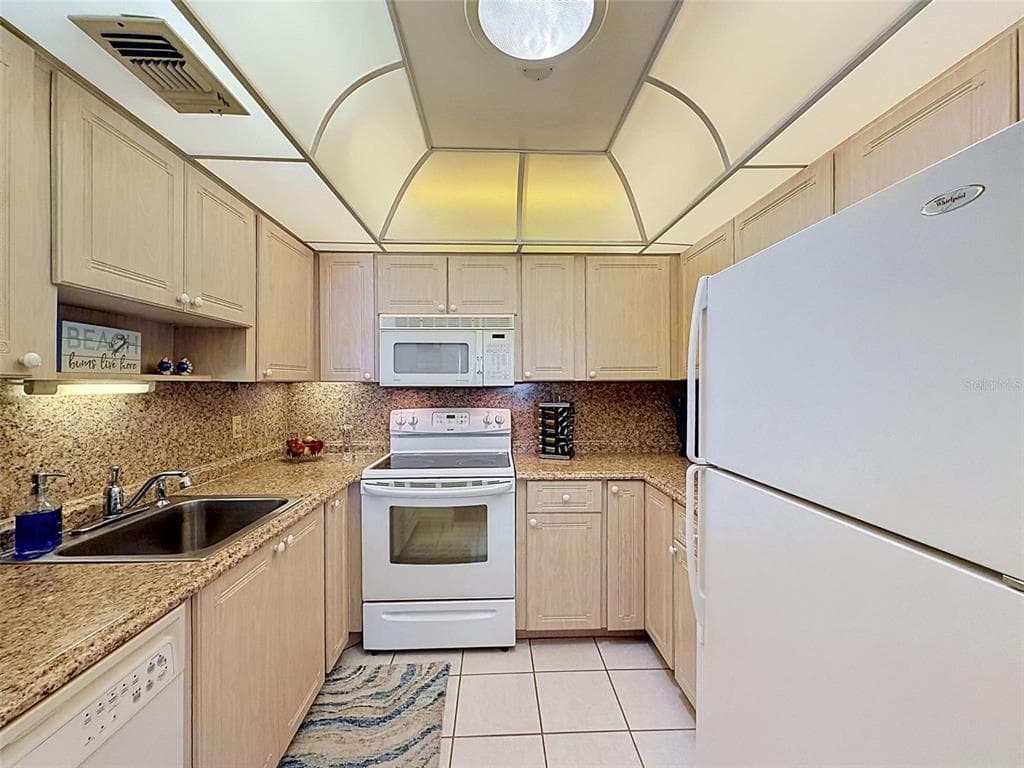 11935 BOYNTON LANE # 17GB, NEW PORT RICHEY, FL 34654 — zdjęcie 3