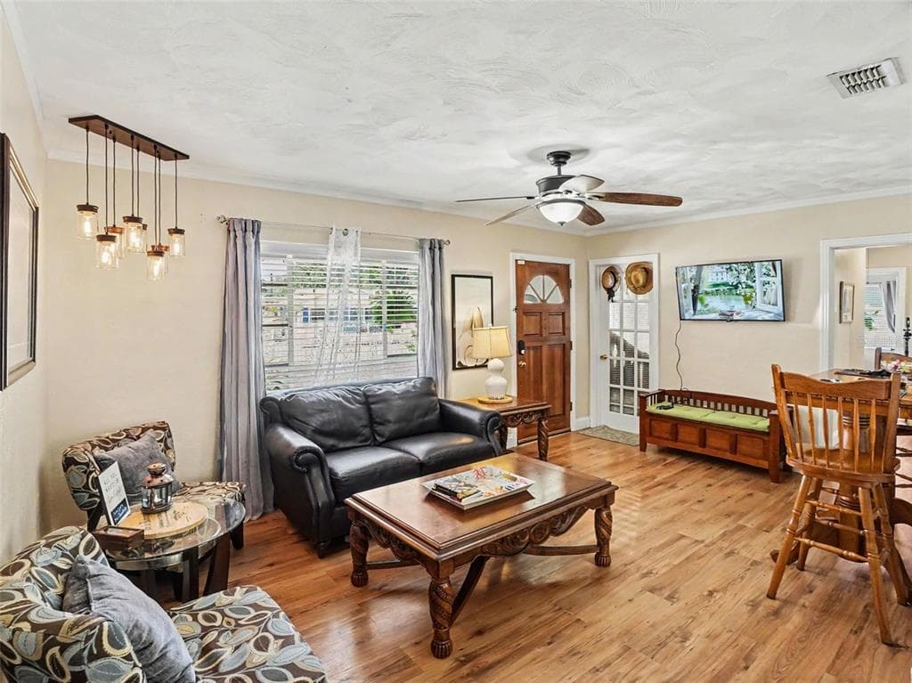 315 W 11TH AVENUE, MOUNT DORA, FL 32757 — zdjęcie 5