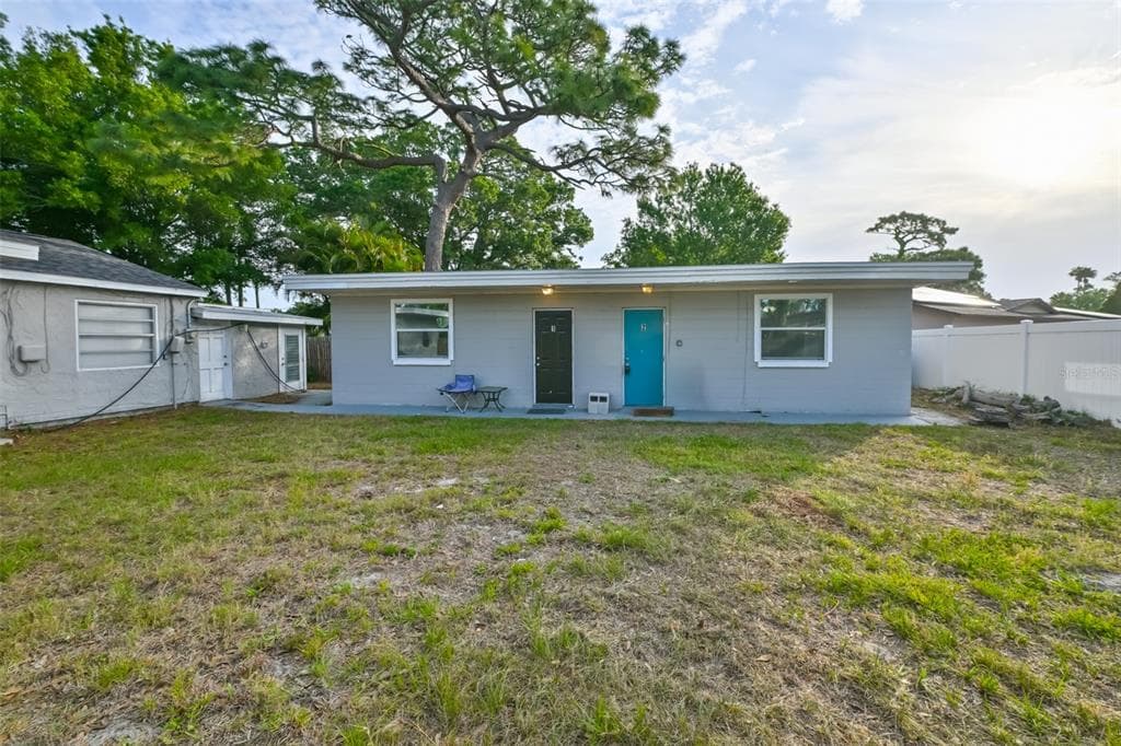 1956 MCMULLEN ROAD # 2, LARGO, FL 33771 — zdjęcie 3