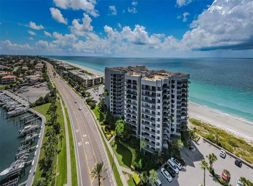 1660 GULF BOULEVARD # 208, CLEARWATER BEACH, FL 33767