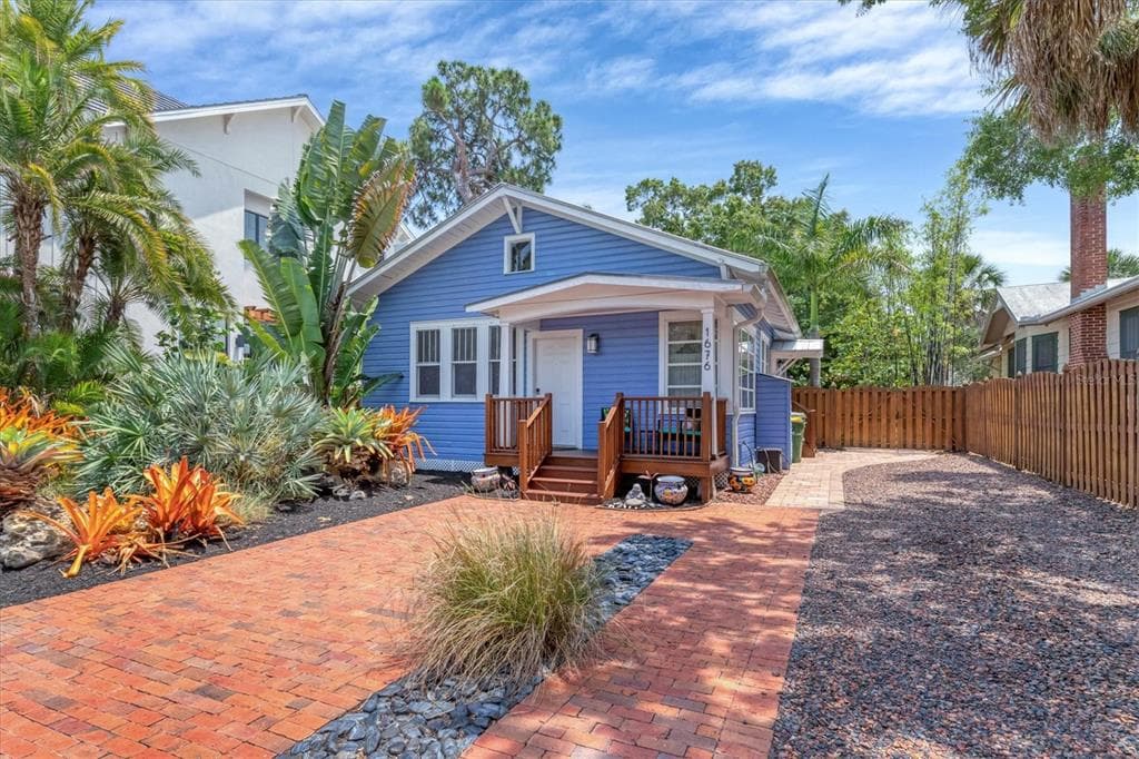 1676 OAK STREET, SARASOTA, FL 34236