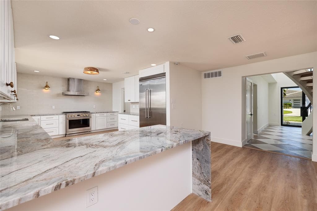 2063 ILLINOIS AVENUE NE, ST PETERSBURG, FL 33703 — zdjęcie 5