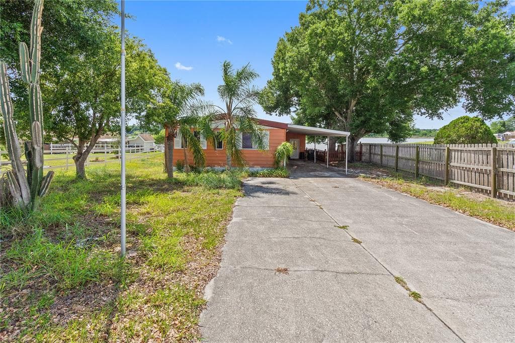 1025 CARVER STREET, LAKE WALES, FL 33853