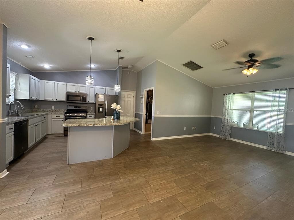 104 CHERRY BLOSSOM LANE, LADY LAKE, FL 32159 — zdjęcie 3