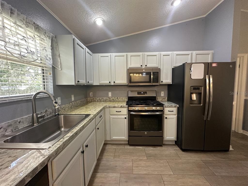 104 CHERRY BLOSSOM LANE, LADY LAKE, FL 32159 — zdjęcie 4
