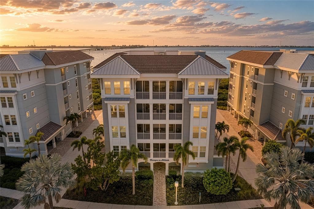 392 ARUBA CIRCLE # 102, BRADENTON, FL 34209