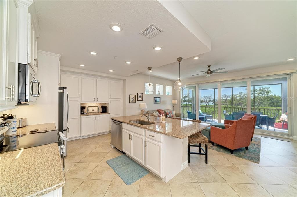 392 ARUBA CIRCLE # 102, BRADENTON, FL 34209 — zdjęcie 5