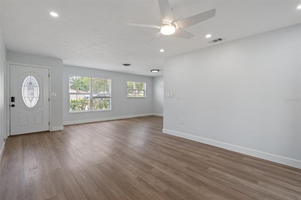 5690 6TH STREET S, ST PETERSBURG, FL 33705 — zdjęcie 5