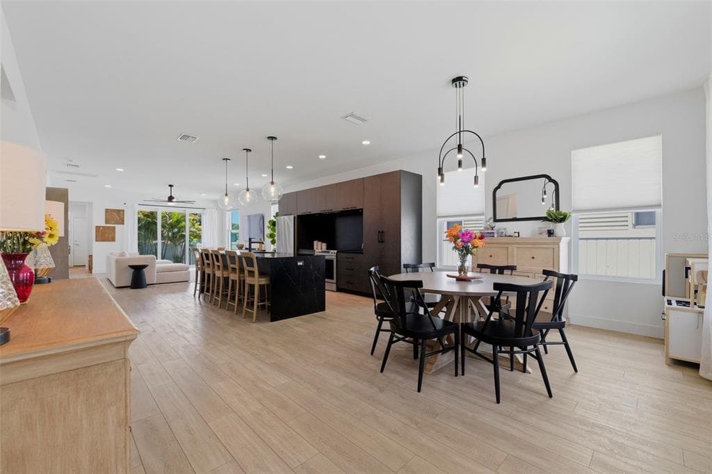 5160 DARTMOUTH AVENUE N, ST PETERSBURG, FL 33710 — zdjęcie 5
