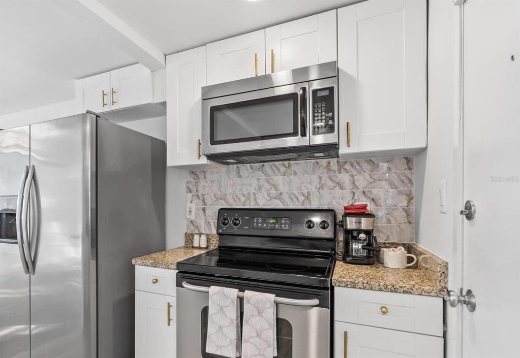 7799 46TH AVE N, ST PETERSBURG, FL 33709 — zdjęcie 2