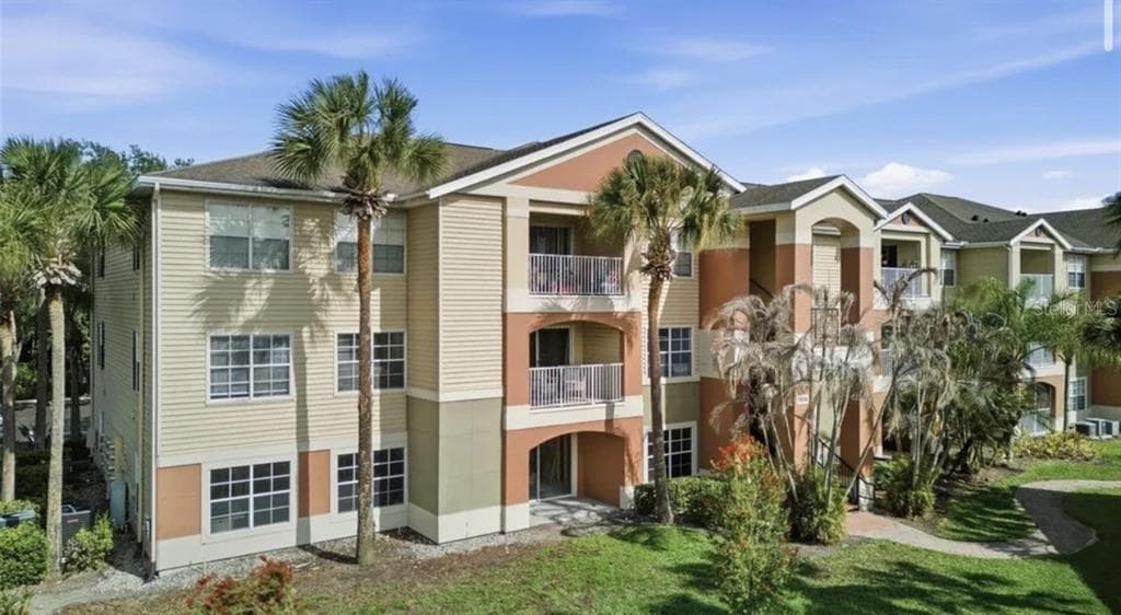 1929 SUMMER CLUB DRIVE # 105, OVIEDO, FL 32765