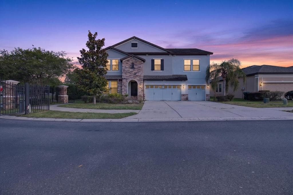 1389 HERITAGE LANDINGS DRIVE, LAKELAND, FL 33805