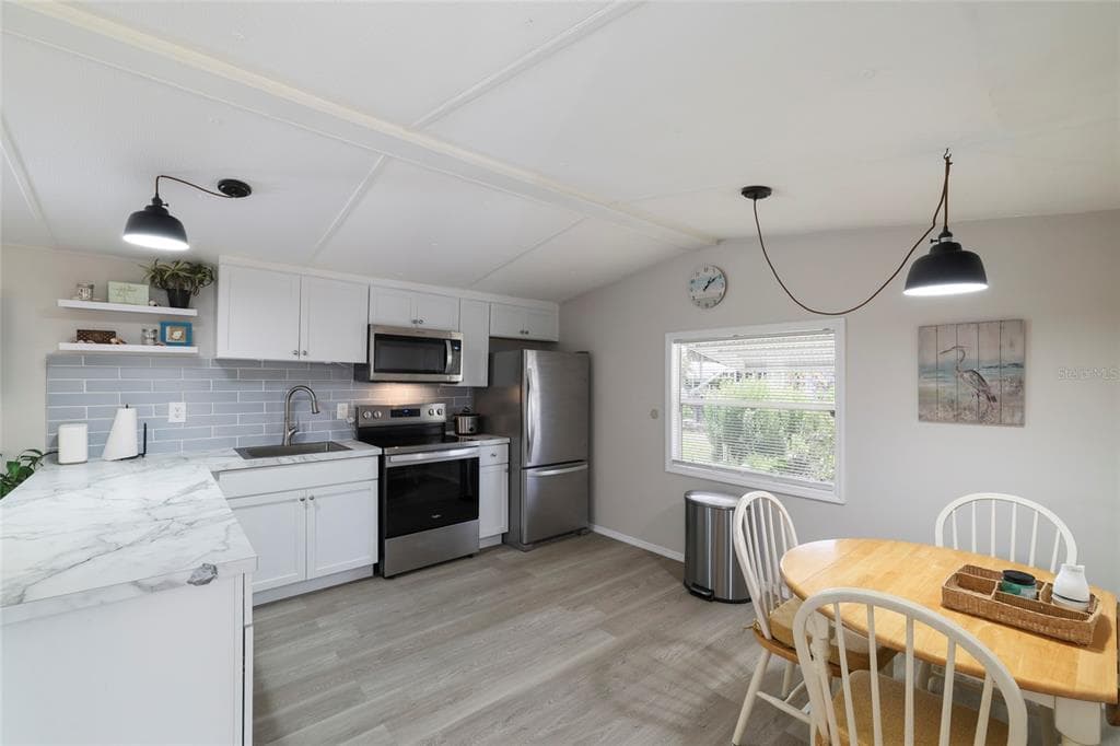 3119 SUNNY HARBOR DRIVE, PUNTA GORDA, FL 33982 — zdjęcie 2