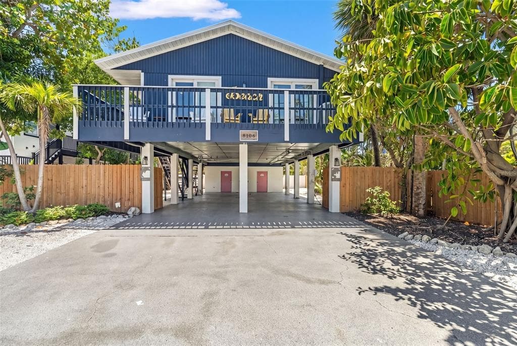 8106 GULF DRIVE, HOLMES BEACH, FL 34217