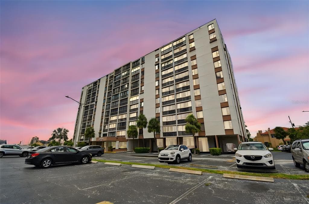 255 DOLPHIN POINT # 207, CLEARWATER BEACH, FL 33767