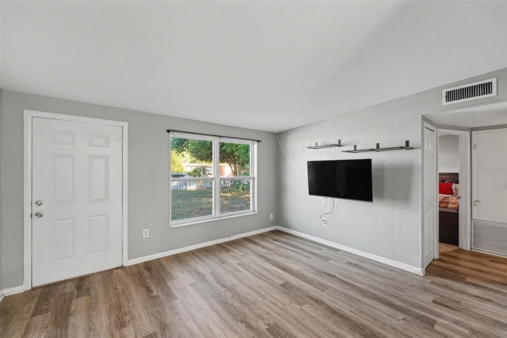 8036 ROSE TERRACE, SEMINOLE, FL 33777 — zdjęcie 4