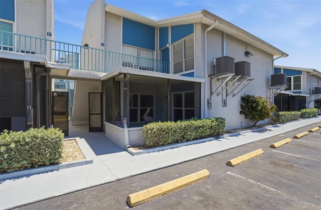 155 MEDALLION BOULEVARD # E, MADEIRA BEACH, FL 33708