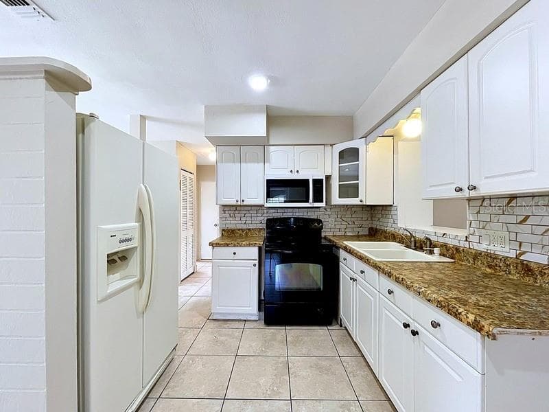 7018 54TH AVENUE N, ST PETERSBURG, FL 33709 — zdjęcie 2