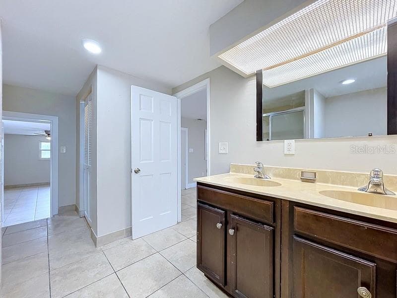 7018 54TH AVENUE N, ST PETERSBURG, FL 33709 — zdjęcie 5