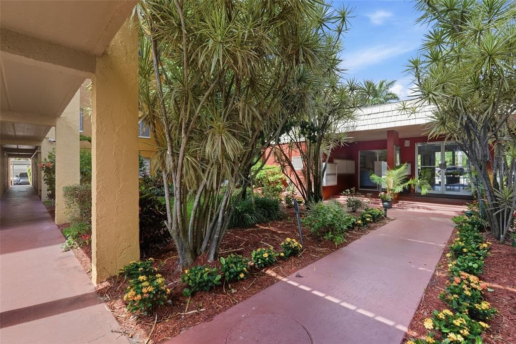 2366 E MALL DRIVE # 403, FORT MYERS, FL 33901 — zdjęcie 3