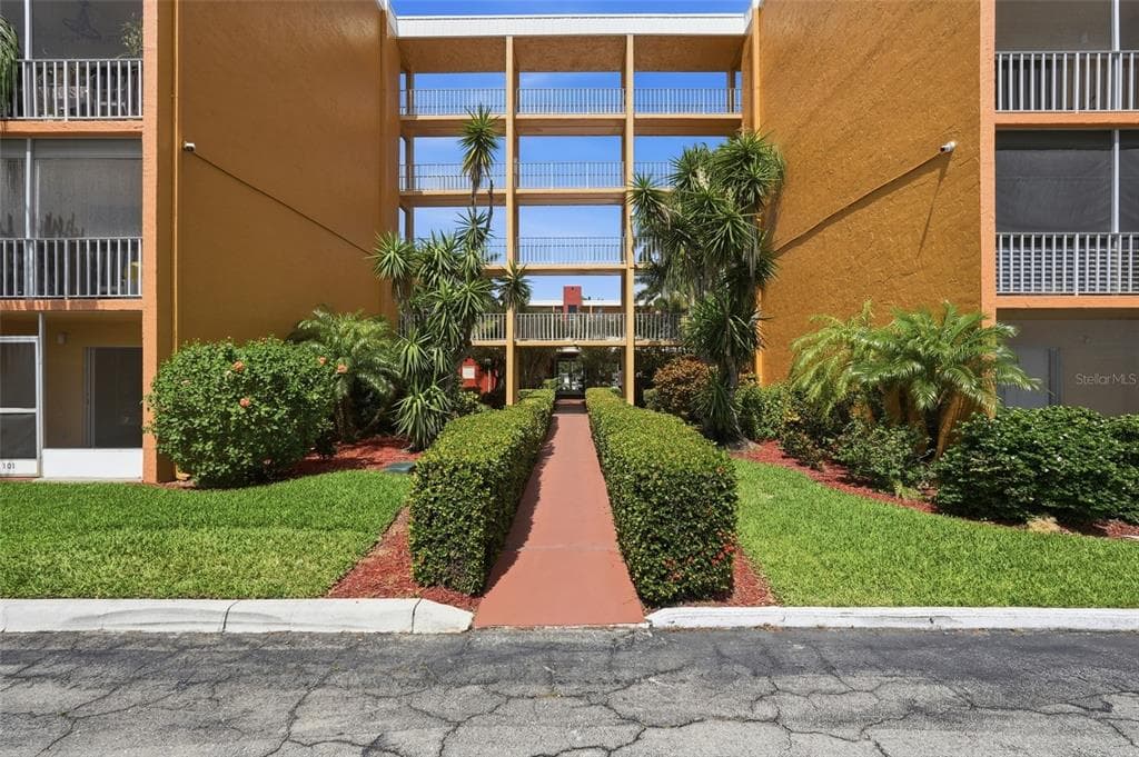 2366 E MALL DRIVE # 403, FORT MYERS, FL 33901