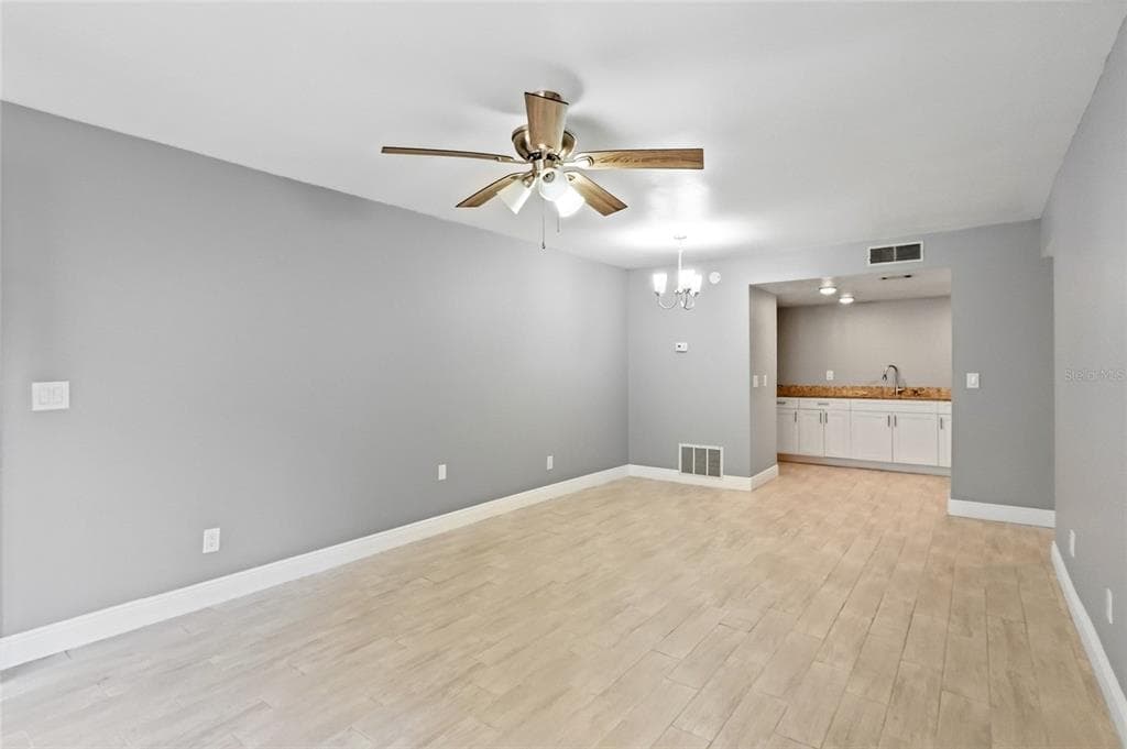 7614 NACIDO COURT # 7614, TAMPA, FL 33615 — zdjęcie 3