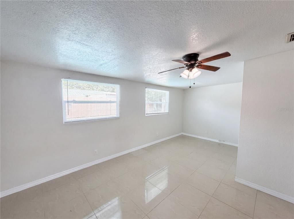 15525 BEDFORD CIRCLE E, CLEARWATER, FL 33764 — zdjęcie 4