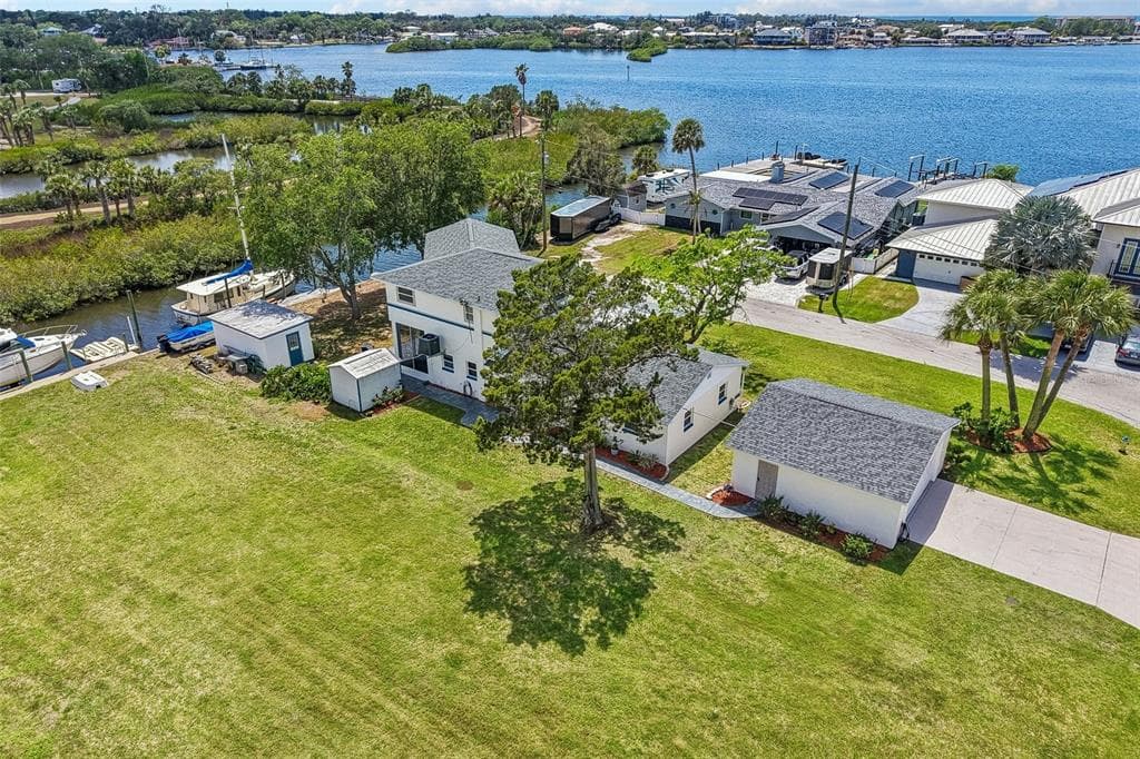 8212 HAYWARD LANE, PORT RICHEY, FL 34668